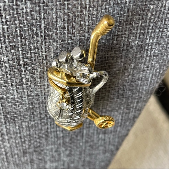Vintage | Golf Bag Club Gold Silver Tone Unsigned Brooch Pin 2.25" Tall - Picture 7 of 13